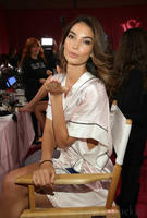 49639_lily_aldridge_backstage_durante_victorias_secret_fashion_show_2013.jpg
