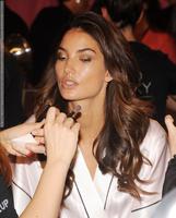Lily_Aldridge_backstage_at_Victorias_Secret_Fashion_show_2013_Lexington_Avenue_Armory_New_York_13.11.2013_001_829x1024.jpg