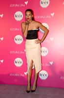 Adriana_Lima_at_Promoting_Veet_Naturals__06.jpg