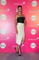Adriana_Lima_at_Promoting_Veet_Naturals__10.jpg