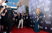 Shakira_at_2014_Academy_of_Country_Music_Awards__04.jpg