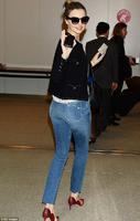 miranda_kerr_in_japan_narita_international_airport_in_tokyo_1.jpg