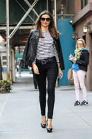 Miranda_Kerr_08.04.14_DFSDAW_129.jpg