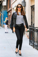 Miranda_Kerr_08.04.14_DFSDAW_133.jpg