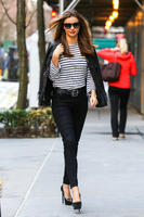 Miranda_Kerr_08.04.14_DFSDAW_145.jpg