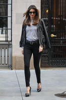 Miranda_Kerr_08.04.14_DFSDAW_104.jpg