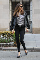 Miranda_Kerr_08.04.14_DFSDAW_106.jpg