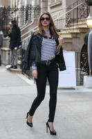 Miranda_Kerr_08.04.14_DFSDAW_110.jpg
