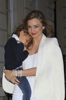 CELEBRITIES_POSTED_BY_HEY_PRETTY_FOR_LVSM_FORUM_031.jpg