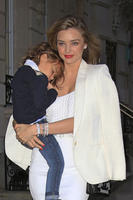 CELEBRITIES_POSTED_BY_HEY_PRETTY_FOR_LVSM_FORUM_036.jpg