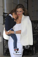 CELEBRITIES_POSTED_BY_HEY_PRETTY_FOR_LVSM_FORUM_038.jpg
