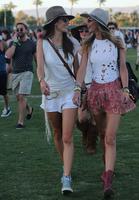 alessandra_ambrosio_at_2014_coachella_music_and_arts_festival_in_indio_13.jpg