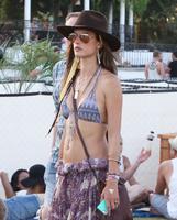 alessandra_ambrosio_in_bikini_top_at_coachella_festival_7.jpg