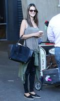 alessandra_ambrosio_arrives_at_airport_in_sydney_4.jpg