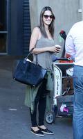 alessandra_ambrosio_arrives_at_airport_in_sydney_6.jpg