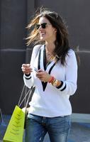 alessandra_ambrosio_shopping_at_blue_planet_store_in_santa_monica_3.jpg