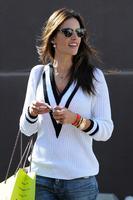 alessandra_ambrosio_shopping_at_blue_planet_store_in_santa_monica_4.jpg