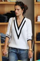alessandra_ambrosio_shopping_at_blue_planet_store_in_santa_monica_8.jpg