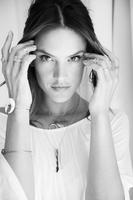 Alessandra_Ambrosio__The_Coveteur_Photoshoot_2014__17.jpg