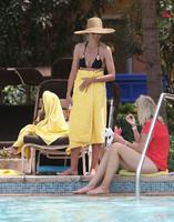 heidi_klum_wearing_a_bikini_at_a_pool_in_the_bahamas__6.jpg