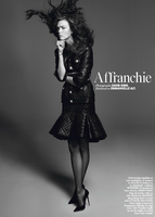 karlie_kloss_by_david_sims_for_vogue_paris_march_2014.png