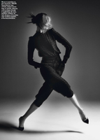 karlie_kloss_by_david_sims_for_vogue_paris_march_2014_8.png