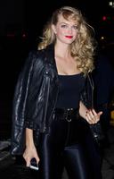 lindsay_ellingson_arrives_at_heidi_klum_s_halloween_party_10.jpg