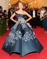 Karolina_Kurkova_Marchesa.jpg
