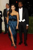445826_kim_kardashian_and_kanye_west_arrive_at_the_metropolitan_museum_of_art.jpg