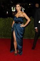445827_kim_kardashian_arrives_at_the_metropolitan_museum_of_art_costume_insti__1_.jpg