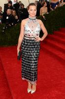 margot_robbie_210913701730_gallery_max.jpg
