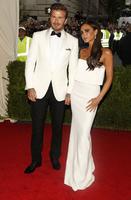 victoria_beckham_at_charles_james_beyond_fashion_costume_institute_galavictoria_beckham__1.jpg