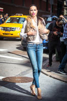 adriana_lima_maybelline_050614_8.jpg