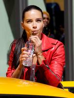 adriana_lima_maybelline_050614_7.jpg