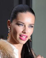 Adriana_Lima_at_Maybelline_Photoshoot__09.jpg