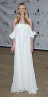 selena_gomez_emmy_rossum_anne_v_lydia_hearst_karlie_kloss_05131408.jpg