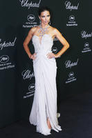 adriana_lima_chopard_cannes_dinner_2014_main.jpg