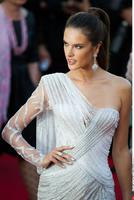 alessandra_ambrosio_wearing_atelier_versace_dress_two_days_one_night_premiere_2014_cannes_film_festival_3.jpg