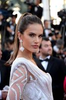 alessandra_ambrosio_wearing_atelier_versace_dress_two_days_one_night_premiere_2014_cannes_film_festival_16.jpg