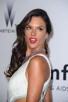 20814_alessandra_ambrosio_il_club_capelli_893x0_2.jpg