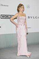 jane_fonda_cannes_amfar_493063651.jpg