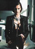 Vogue_Brasil_Dezembro2011_Alessandra_Ambrosio_ph_Ja__1_.jpg