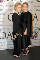 mary_kate_olsen_ashley_olsen_the_row_cfda.jpg