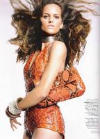 Vogue_Brasil_Outubro2011_Izabel_Goulart_ph_Michael_R7.jpg