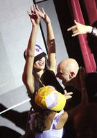 adriana_lima_likes_the_nightlife_2.jpg