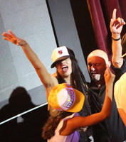 adriana_lima_likes_the_nightlife_3.jpg