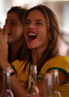 adriana_lima_alessandra_ambrosio_070814_5.jpg