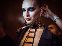 fv_versace_2810_478539859_north_883x.jpg