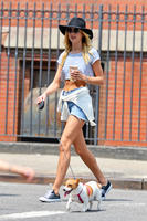 candice_swanepoel_seen_out_in_west_village_with_boyfriend_hermann_nicoli_in_nyc_2.jpg