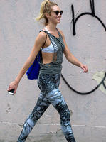 Candice_Swanepoel_Wearing_Tights_Leaving_the_Gym_in_NYC__03.jpg